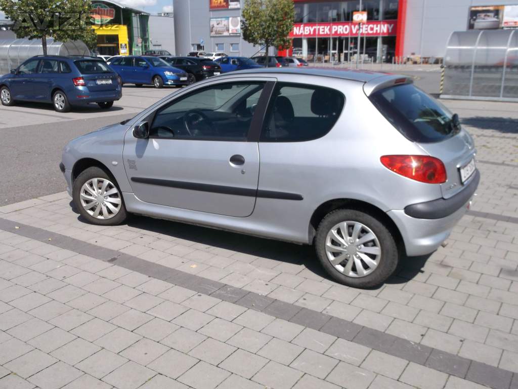 Foto inzerátu  Peugeot 206 1,1 44 kW, po 1.majitelce 86 let