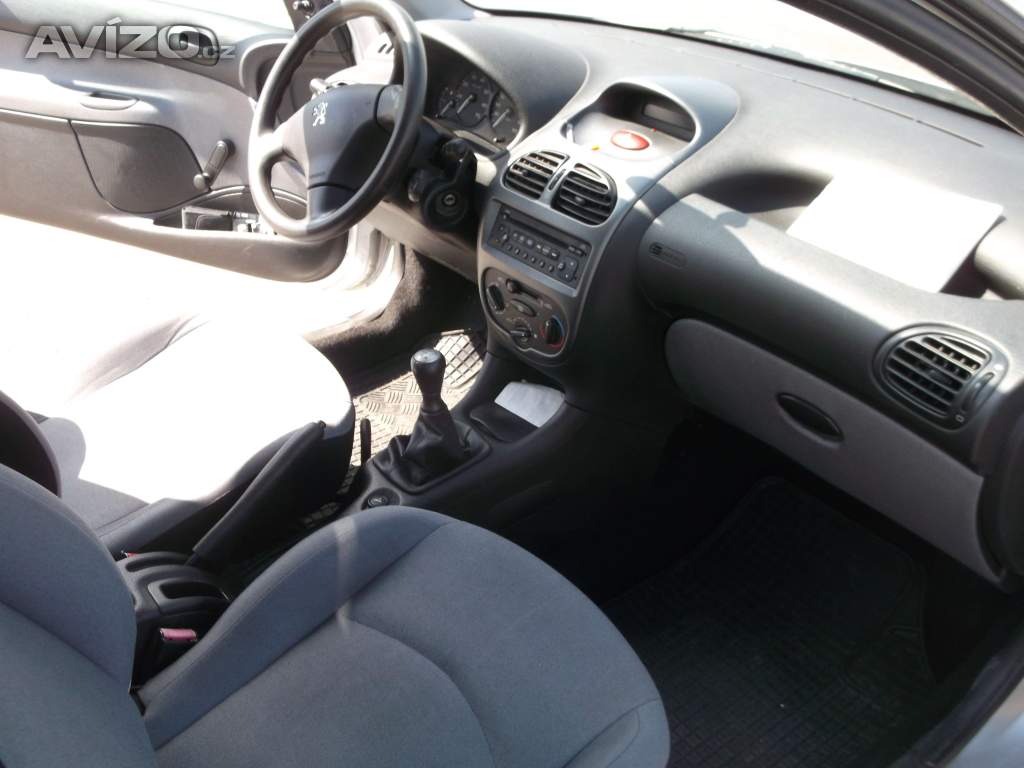 Foto inzerátu  Peugeot 206 1,1 44 kW, po 1.majitelce 86 let
