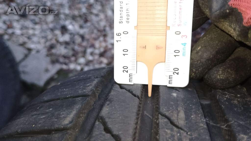Foto inzerátu sada pneu Nokian 205/50 R17, 6-7mm (#165)