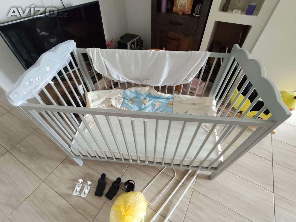 Foto inzerátu Dětská postýlka