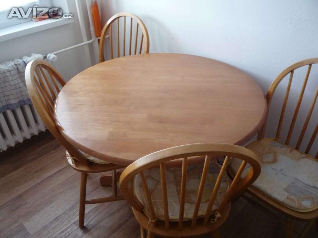 Dřevěný stůl + 4 židle
