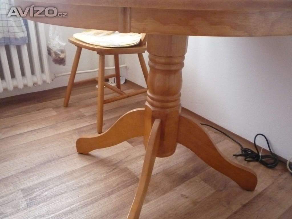 Foto inzerátu Dřevěný stůl + 4 židle