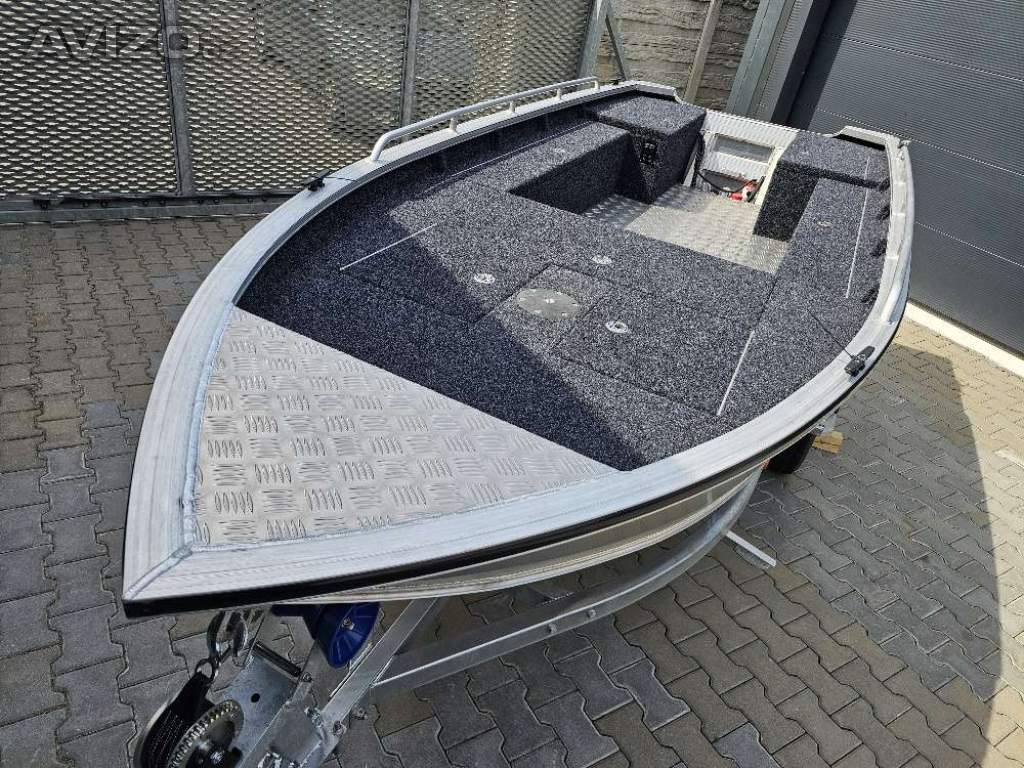 Foto inzerátu NOVÁ LOĎ. Rybářská přívlačová / bass / boat / loď / pramice.