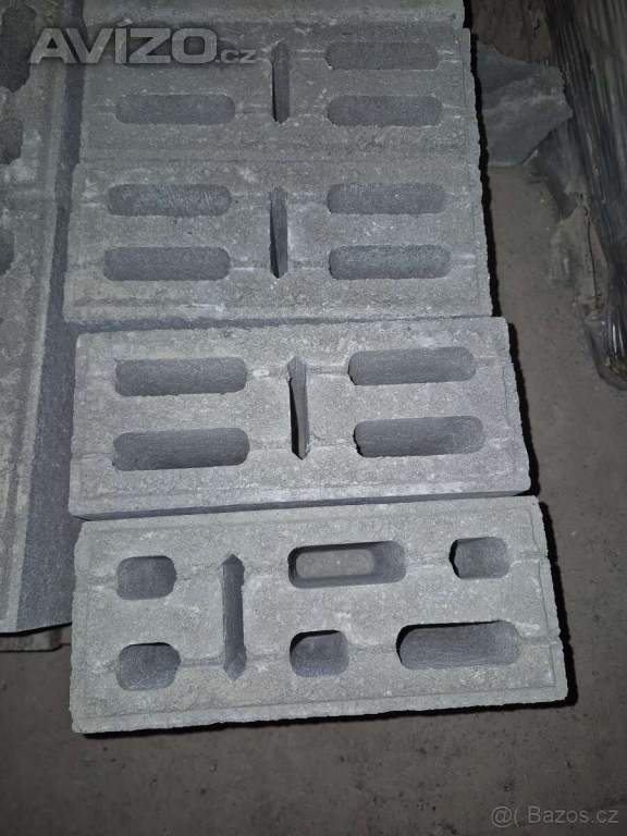 Foto inzerátu Cihly betonové 