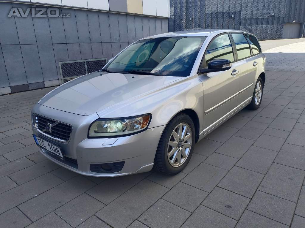 Foto inzerátu Volvo V50 - 2.0D, AUTOMAT, možná výměna 