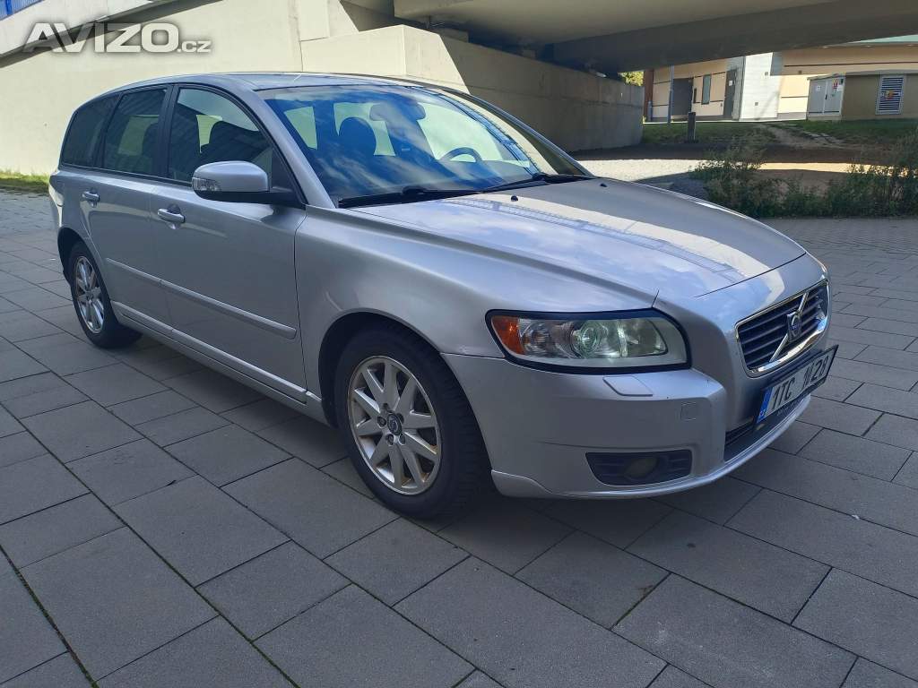 Foto inzerátu Volvo V50 - 2.0D, AUTOMAT, možná výměna 