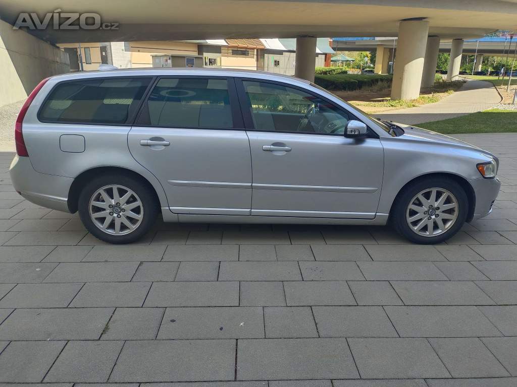 Foto inzerátu Volvo V50 - 2.0D, AUTOMAT, možná výměna 