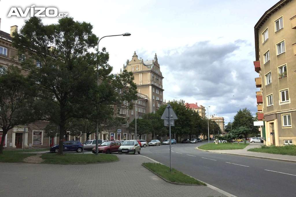 REZERVACE - Pronájem 1+kk OV-Poruba, ul. Porubská (34 m2, rekonstruováno, balkon)