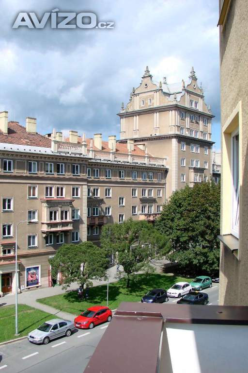 Foto inzerátu REZERVACE - Pronájem 1+kk OV-Poruba, ul. Porubská (34 m2, rekonstruováno, balkon)