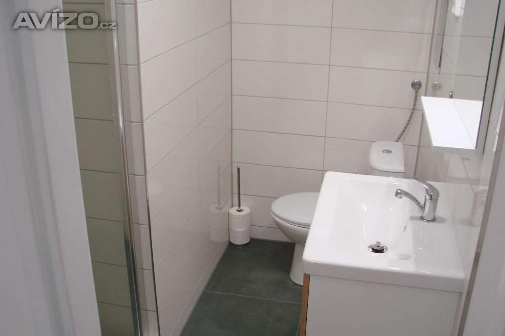 Foto inzerátu REZERVACE - Pronájem 1+kk OV-Poruba, ul. Porubská (34 m2, rekonstruováno, balkon)