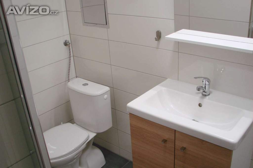 Foto inzerátu REZERVACE - Pronájem 1+kk OV-Poruba, ul. Porubská (34 m2, rekonstruováno, balkon)