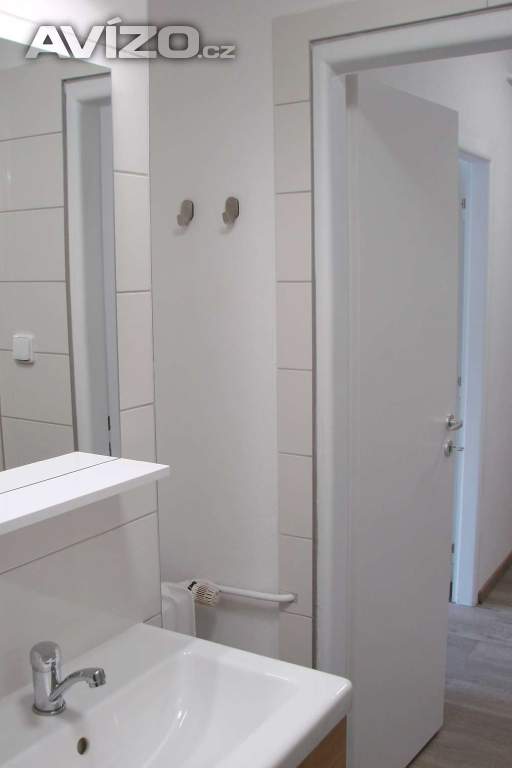 Foto inzerátu REZERVACE - Pronájem 1+kk OV-Poruba, ul. Porubská (34 m2, rekonstruováno, balkon)