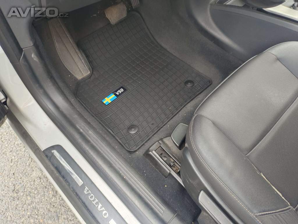 Foto inzerátu Volvo V50 - 2.0D, AUTOMAT, možná výměna 