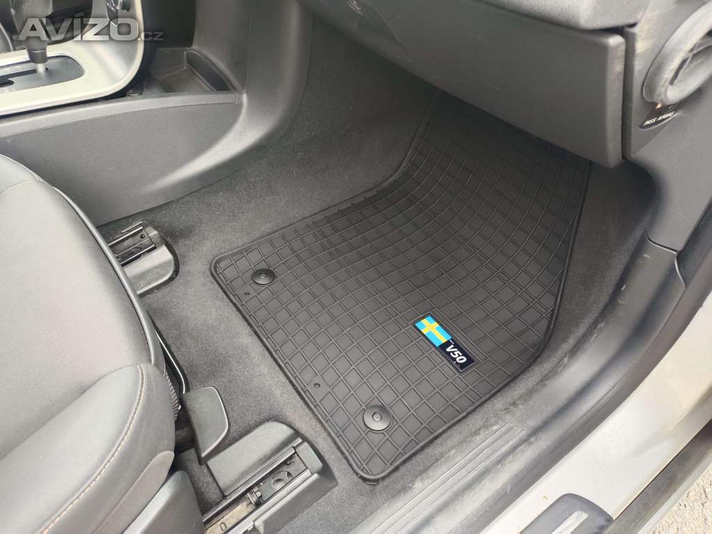 Foto inzerátu Volvo V50 - 2.0D, AUTOMAT, možná výměna 