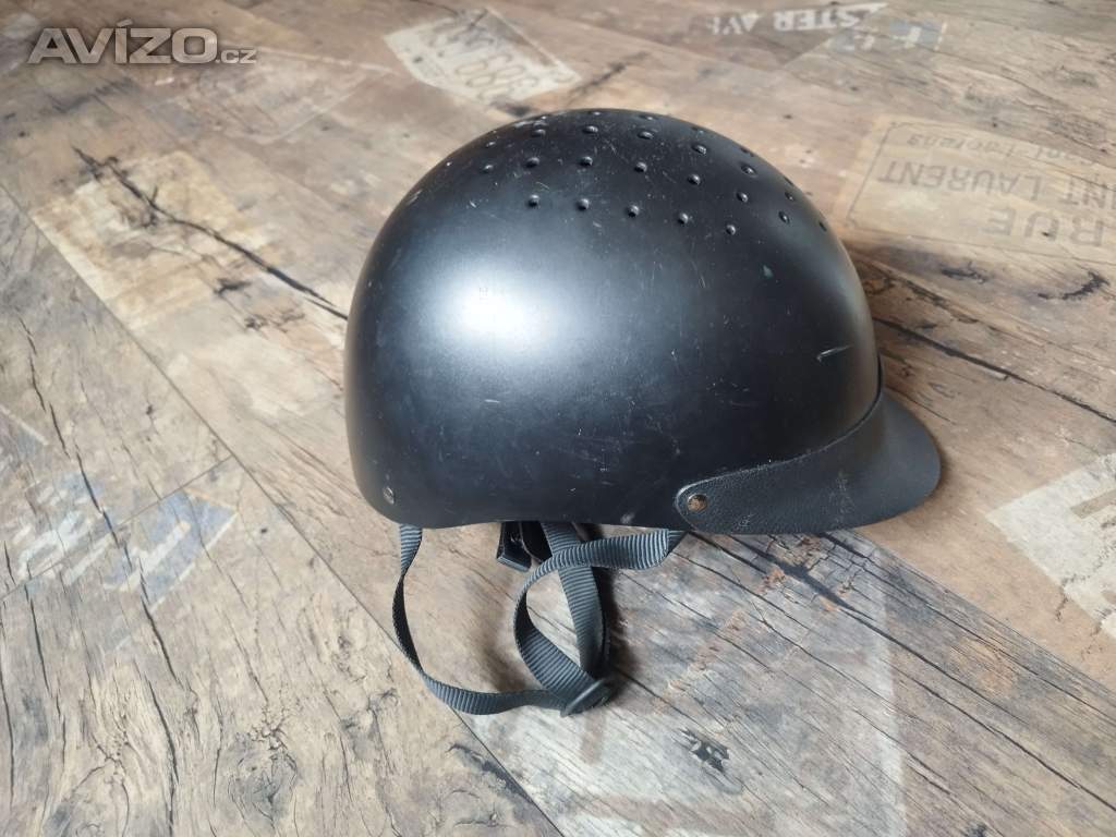 Foto inzerátu Jezdecká helma