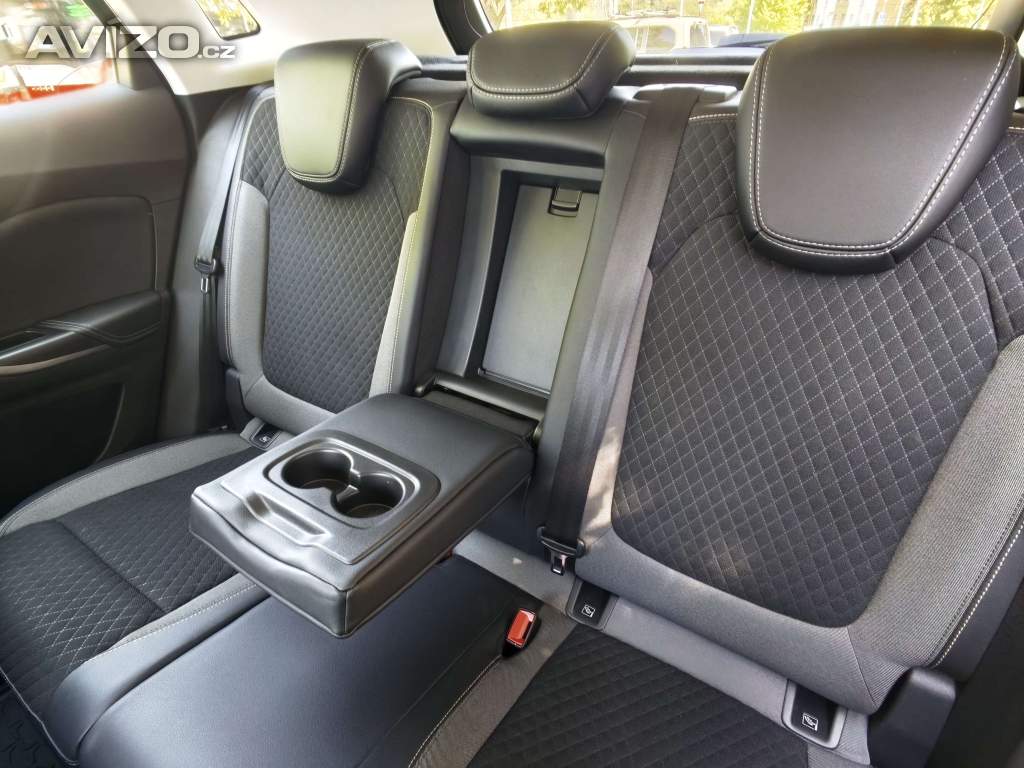 Foto inzerátu Opel Grandland X 1.6 benzín 180 koní 1. majitel 