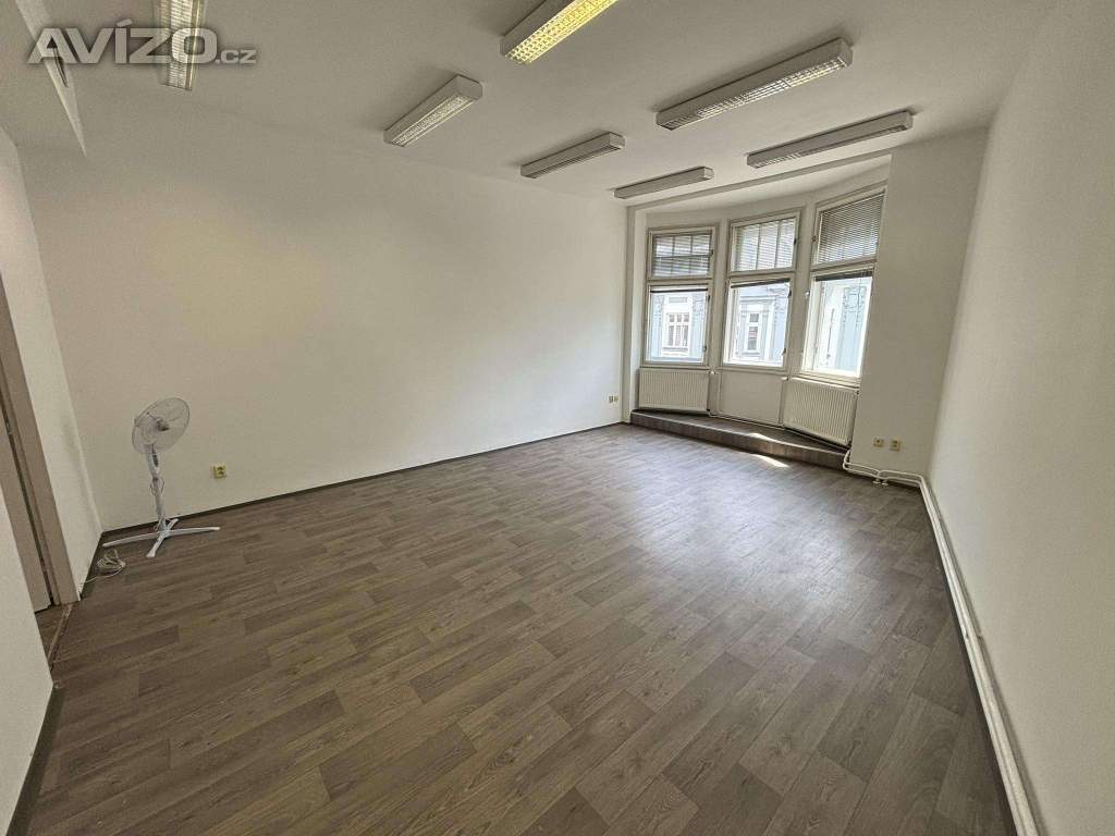 Kom.prostor 80m2 - CENTRUM - nájem 11.000,-