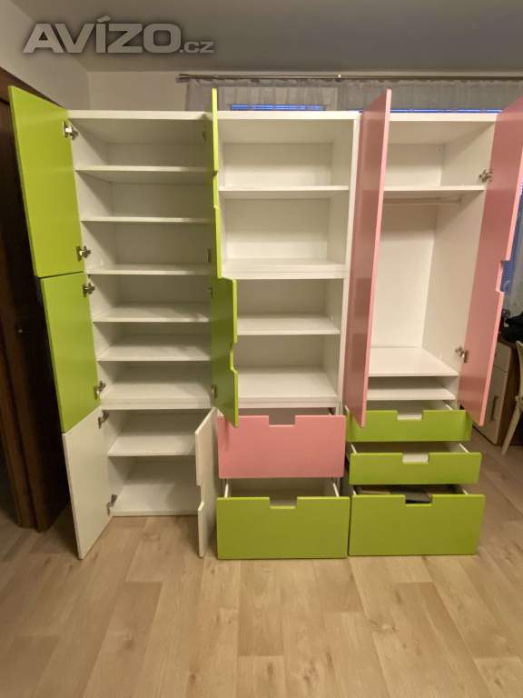 Foto inzerátu Prodám dětskou variabilní nábytkovou stěnu STUVA