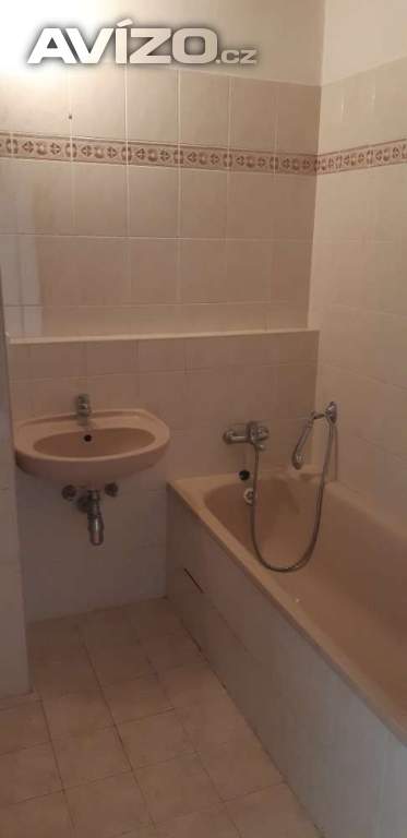 Foto inzerátu REZERVACE - Pronájem prostorného bytu 3+1, 80 m², velká kuchyň