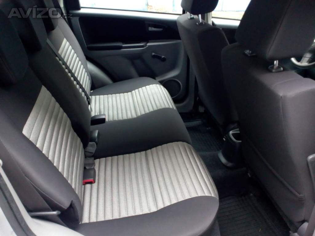 Foto inzerátu SUZUKI SX4 1.6 88 kW 4x4, nové v ČR 11/2011, facelift