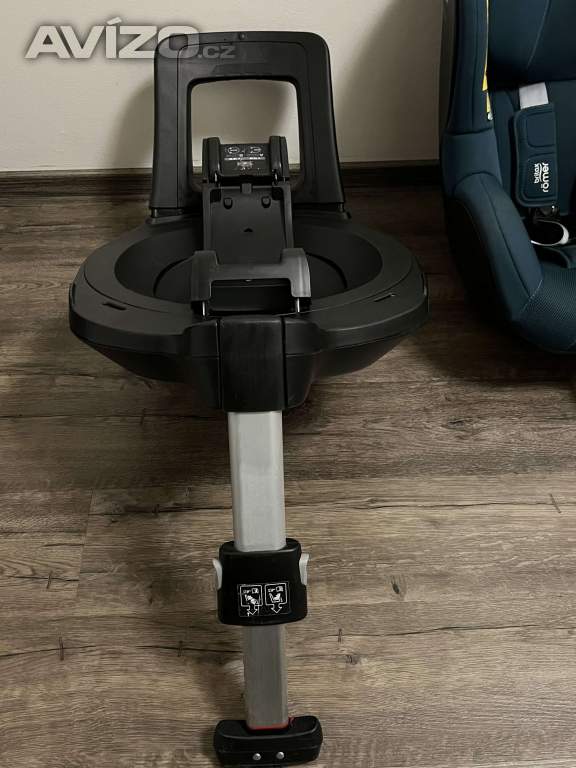 Foto inzerátu Autosedačka Britax Römer BABY-SAFE 3 i-SIZE vč. otočné základny