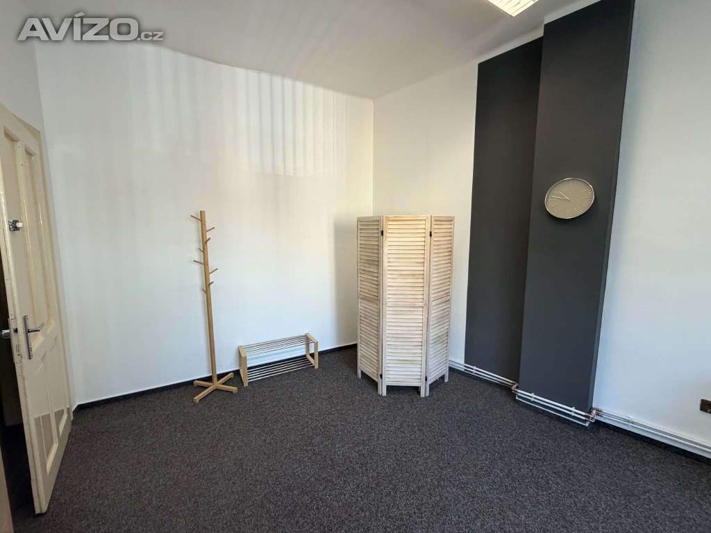 Foto inzerátu REZERVACE - Kancelář 27m2 - CENTRUM OV - nájem 3.000,- 