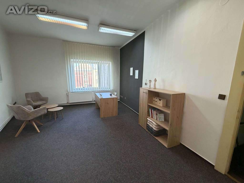 Foto inzerátu REZERVACE - Kancelář 27m2 - CENTRUM OV - nájem 3.000,- 
