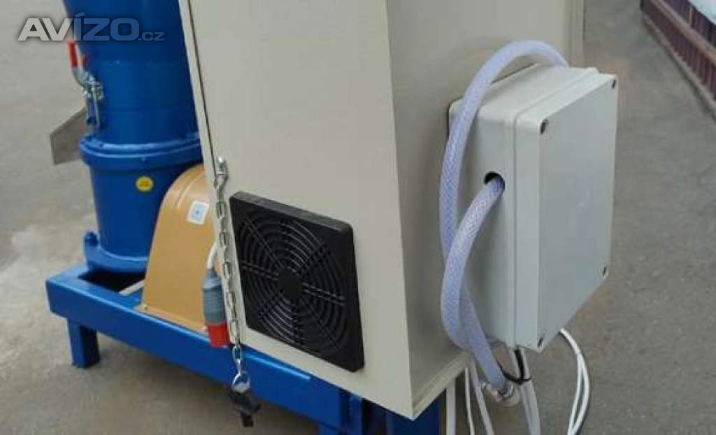 Foto inzerátu Peletovaci lis dřevěných pilin 7,5 kW + mini šnek.
