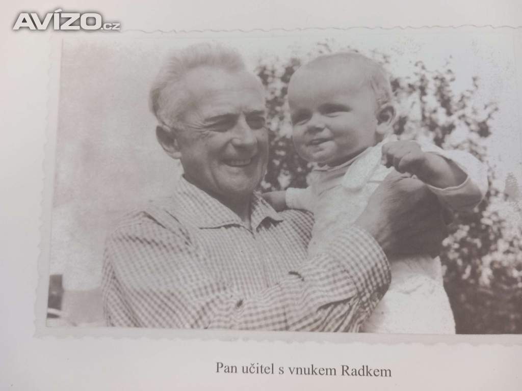 Foto inzerátu Různé knihy.