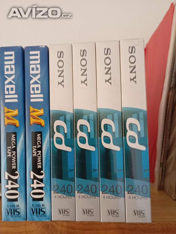 VHS kazety..