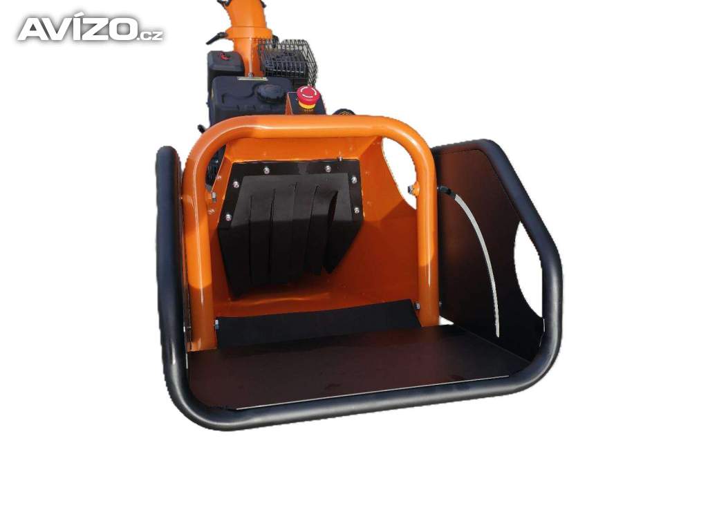 Foto inzerátu Benzínový štěpkovač GS650 6,5 HP, větve až 10 cm