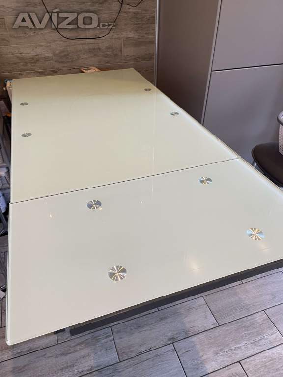 Foto inzerátu Prodám Italský rozkládací skleněný stůl