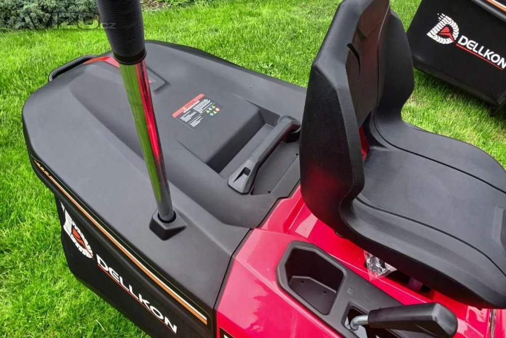 Foto inzerátu Zahradní traktor DELLKON 586 cm 17,7 HP, 98 cm