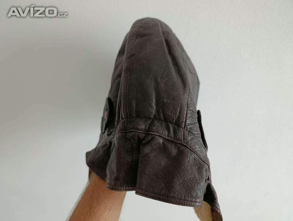 Foto inzerátu Stará kožená letecká / motoristická kukla s kožíškem