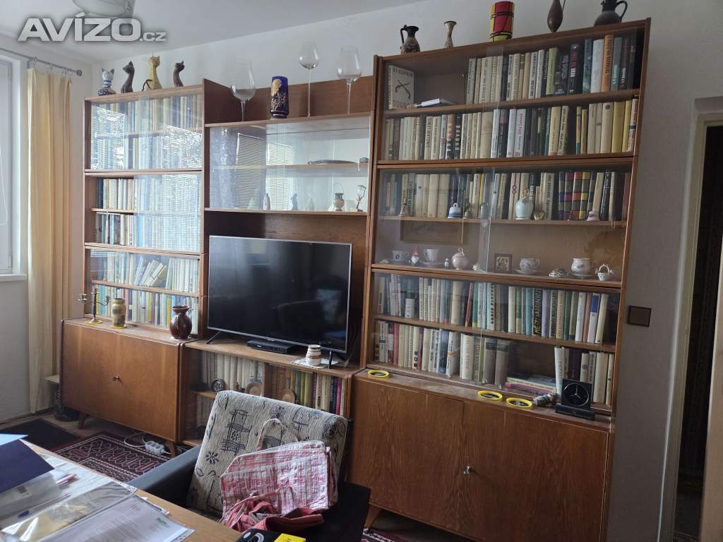 Foto inzerátu Retro nábytek z 50. až 70. let, komody a knihovna Jiroutek