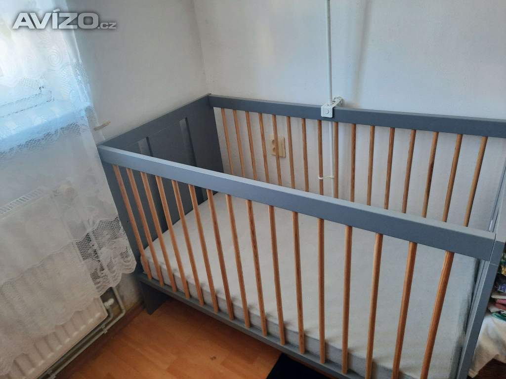 Prodám dětskou postýlku s matrací.