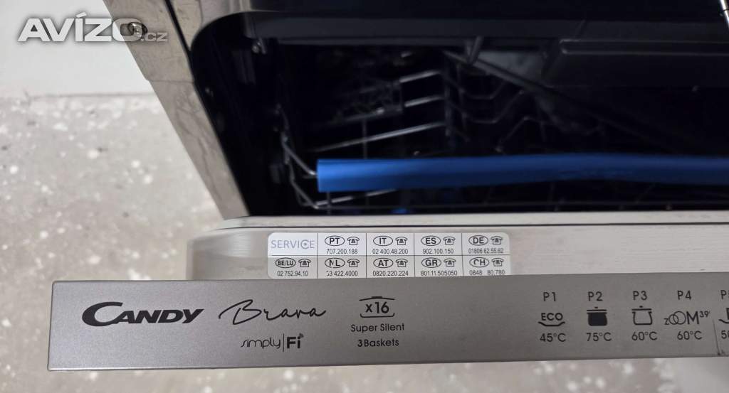 Foto inzerátu Vestavná myčka Candy 60cm Wifi