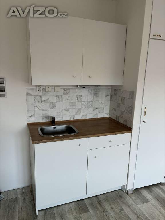 Foto inzerátu Pronájem bytu 1+kk 28 m2 včetně energií a služeb 