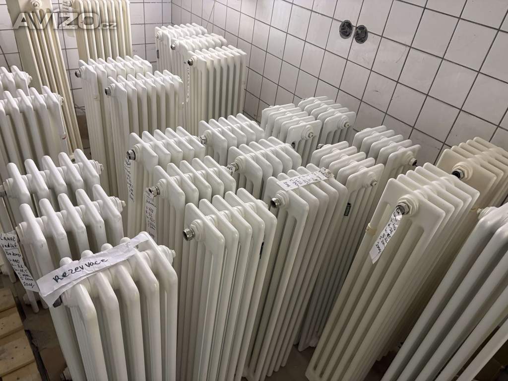 Foto inzerátu trubkové plechové retro radiátory