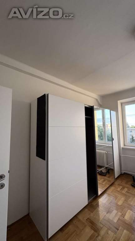 Šatní skříň Wimex, posuvné dveře, zrcadlo, 270 cm