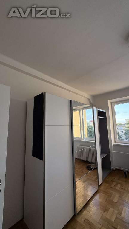 Foto inzerátu Šatní skříň Wimex, posuvné dveře, zrcadlo, 270 cm