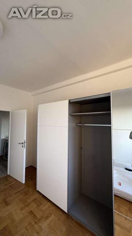 Foto inzerátu Šatní skříň Wimex, posuvné dveře, zrcadlo, 270 cm