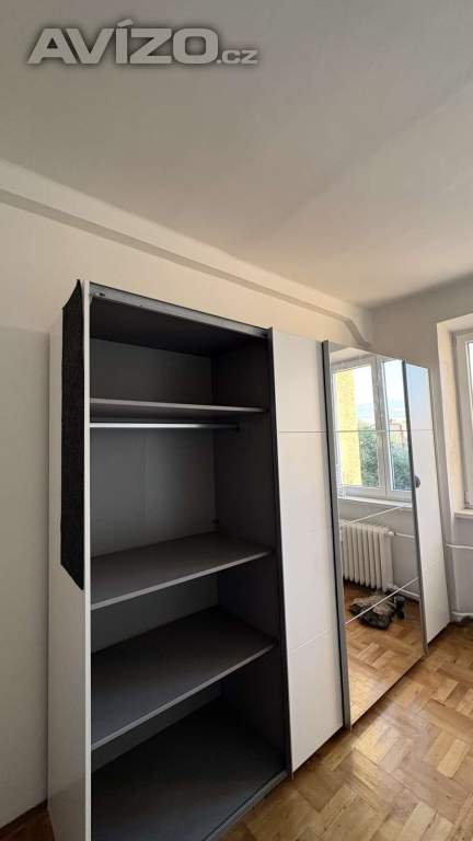 Foto inzerátu Šatní skříň Wimex, posuvné dveře, zrcadlo, 270 cm
