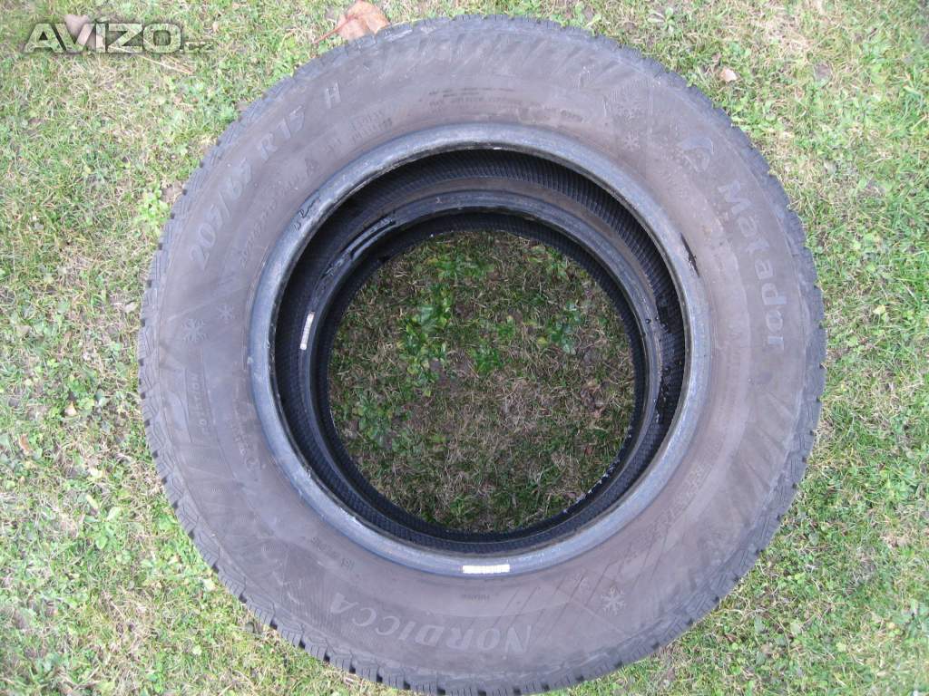 Foto inzerátu PRODÁM ZIMNÍ PNEU 205/65R15 MATADOR MP93 94H 2x