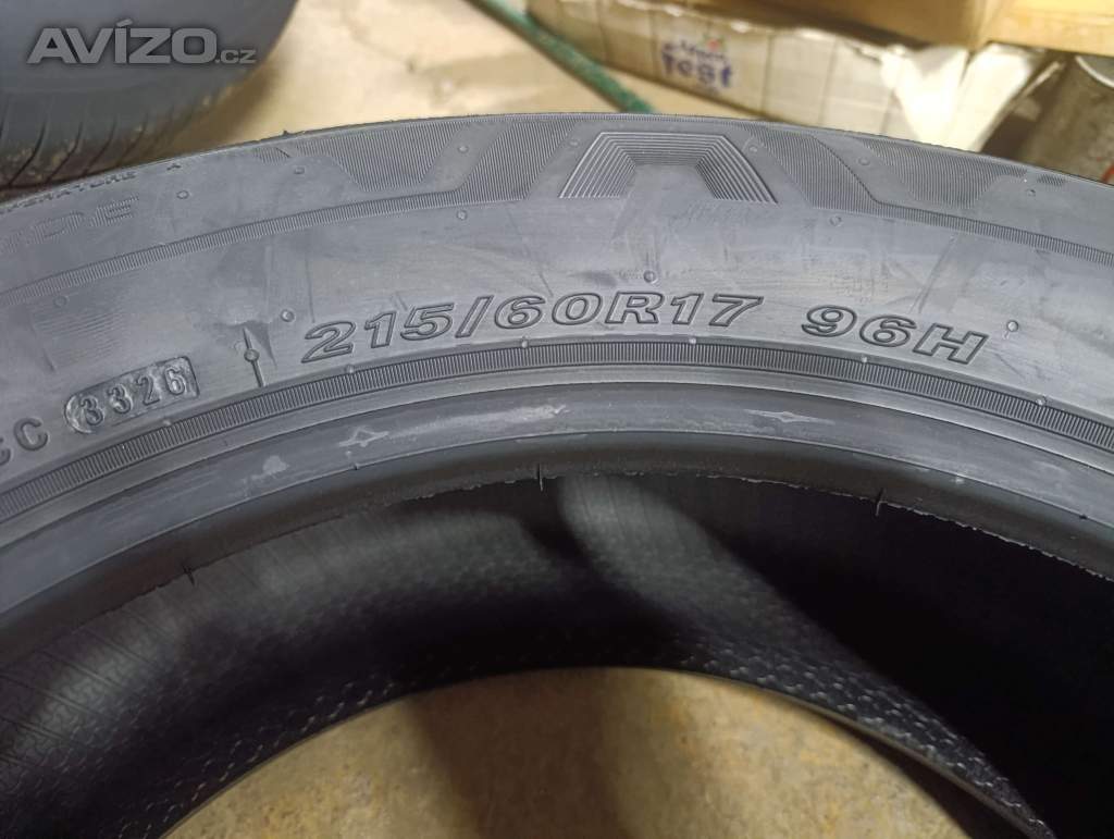 Foto inzerátu Akce 215/60 R17 96H Nexen