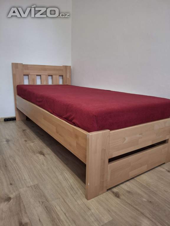 Prodám postel s matrací