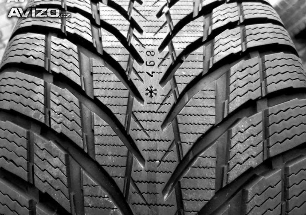 Foto inzerátu Sada nebo 2ks zimních pneu 235/45 R18: