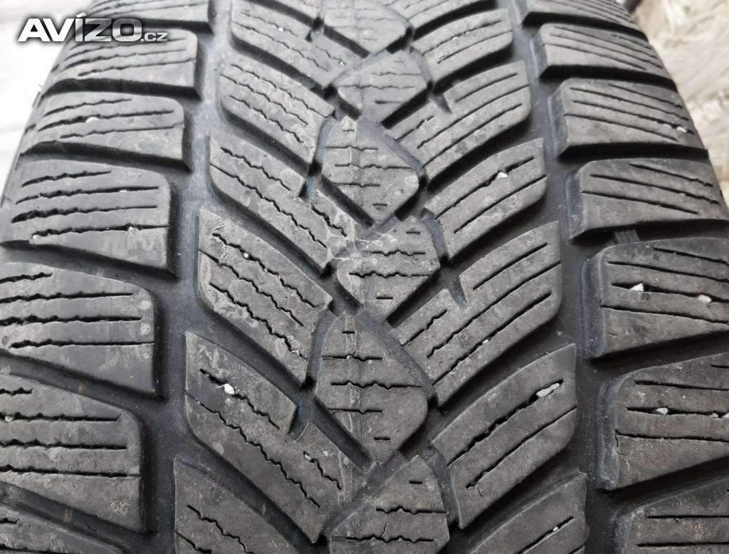 Foto inzerátu Sada nebo 2ks zimních pneu 235/45 R18: