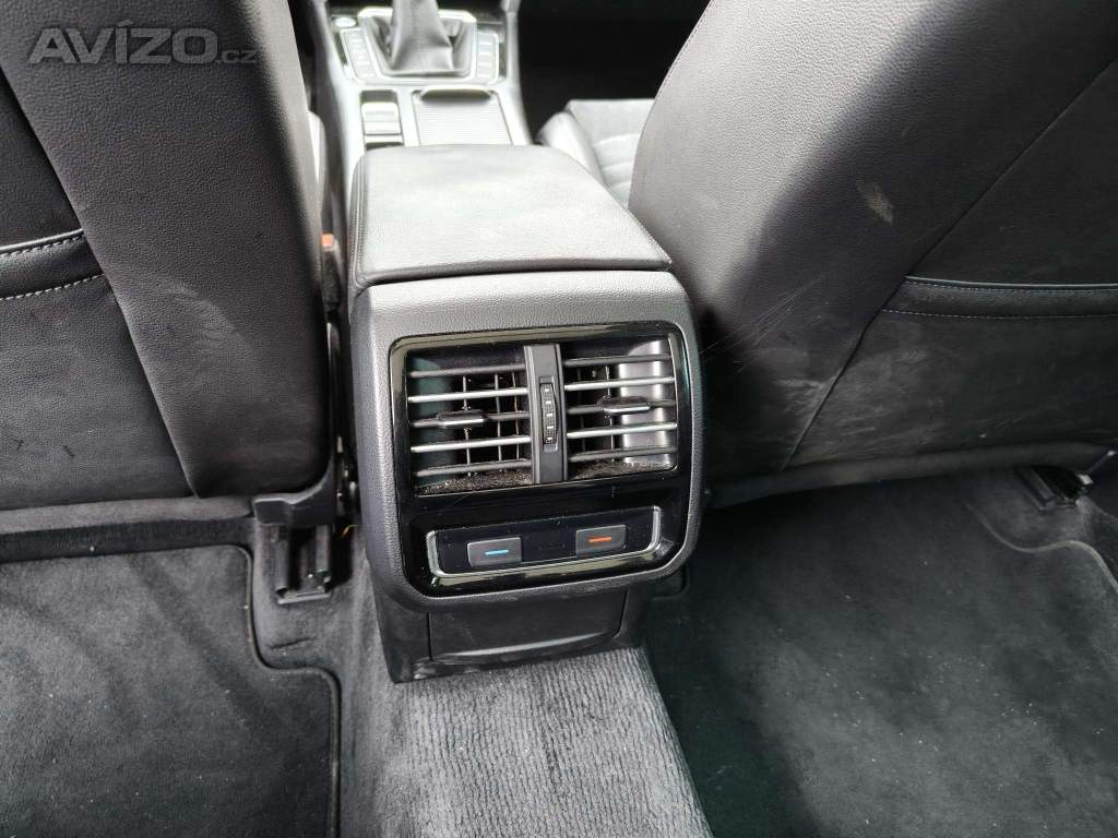 Foto inzerátu Volkswagen Passat Variant 2.0 TDI 140kW Highline