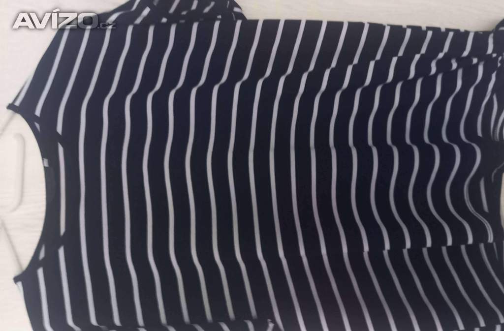 Foto inzerátu Dámské oblečení vel.42 L/Xl-9 ks